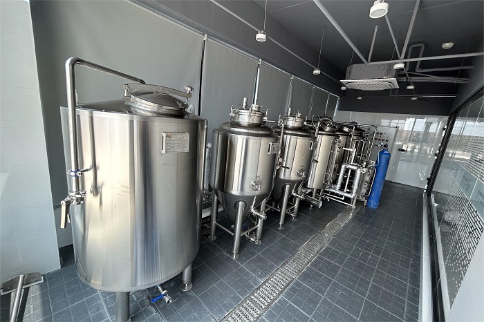 精釀<a href=http://www.phpaspjc.cn/ target=_blank class=infotextkey>啤酒設(shè)備</a>-山東天泰啤酒設(shè)備